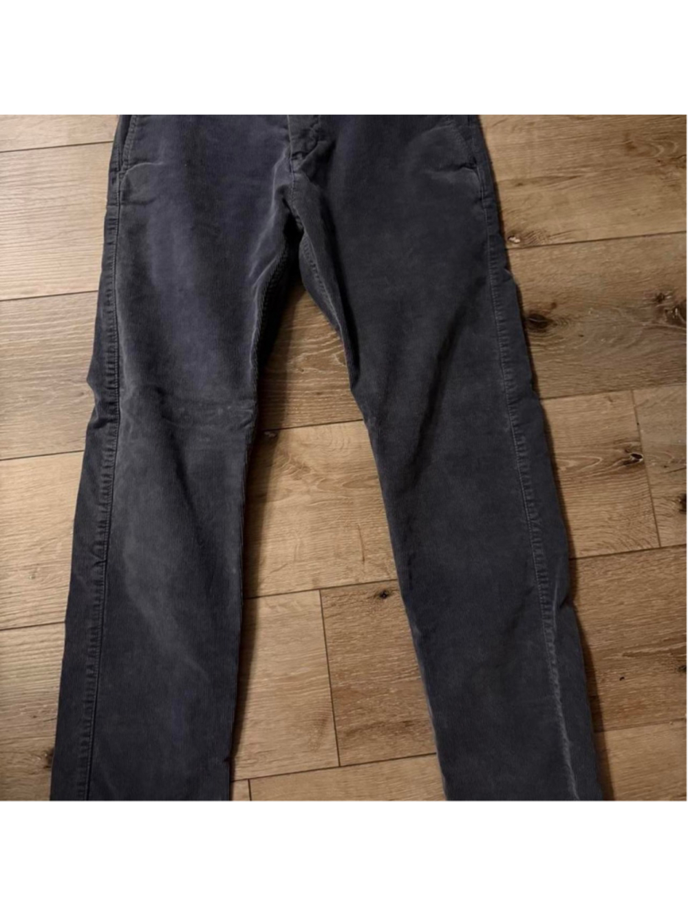 Dadcore preppy. Corduroy strait leg pants.
